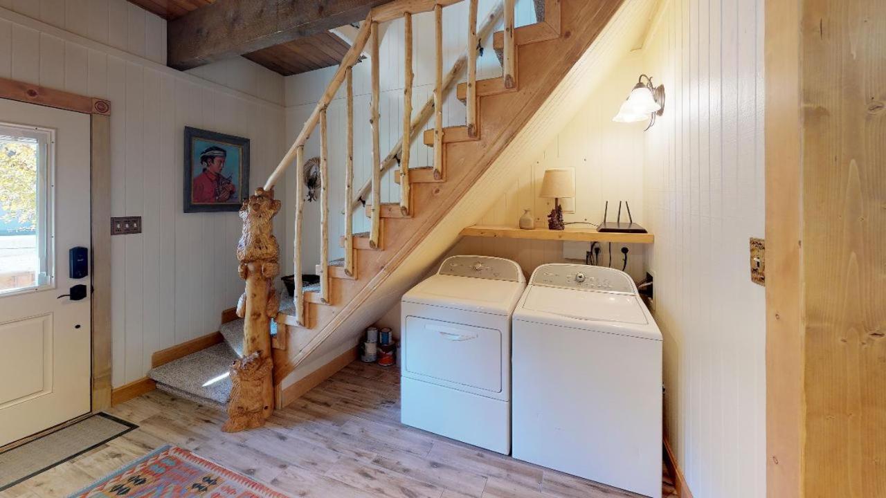 Вилла Tranquil Little Cabin On The River With High Speed Wifi Ред-Ривер Экстерьер фото